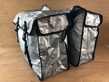 Fietstas zilver bisonyl 46 liter.