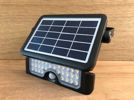 Buitenlamp LED Solar met bewegingssensor 5 watt.