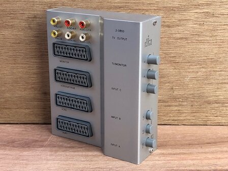 Scart controlbox zilver.