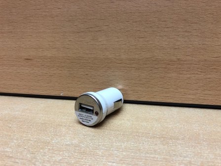 Autolader USB, 12/24 volt wit sigarettenaansteker.