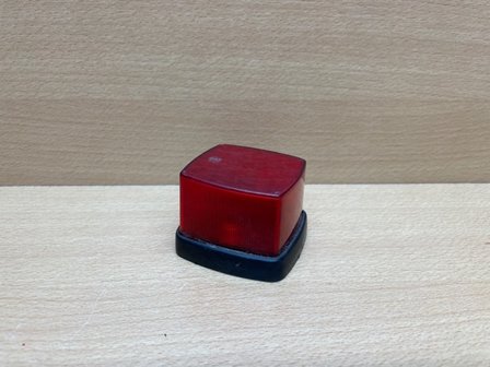 Zijlamp rood 60x65mm. (breedtelamp)