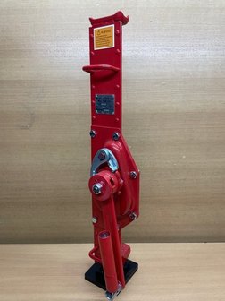 Domme kracht Kelderwinch 1,5 ton.