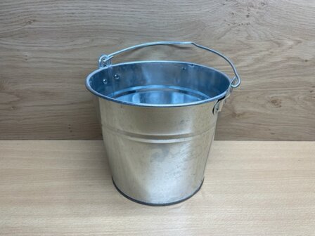 Emmer zink 5 liter.