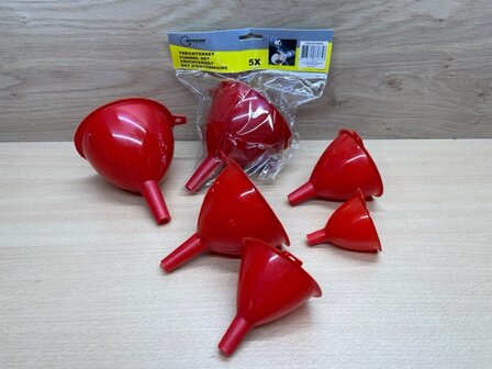 Trechterset kunststof rood 5 dlg.