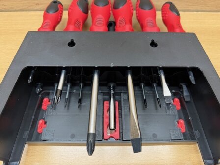 Schroevendraaier- bitsset in metalen rek 50 dlg.