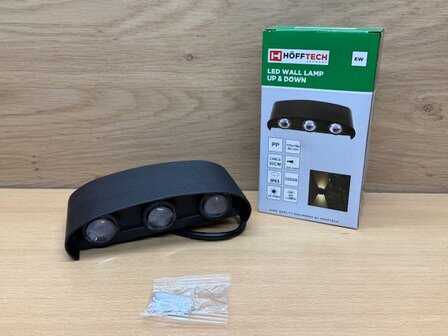 Wandlamp 3xLED halfrond boven/onder 220V.