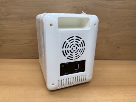 Koelkast wit 4 liter 12 volt.