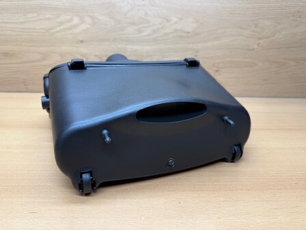 Stoffer en blik met zelfsluitend deksel.