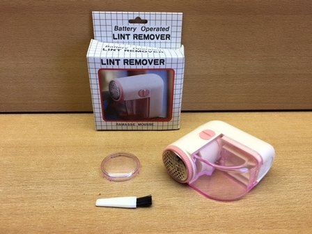 Lint remover (pluizen verwijderaar) op batterijen. (truienscheerapparaat)