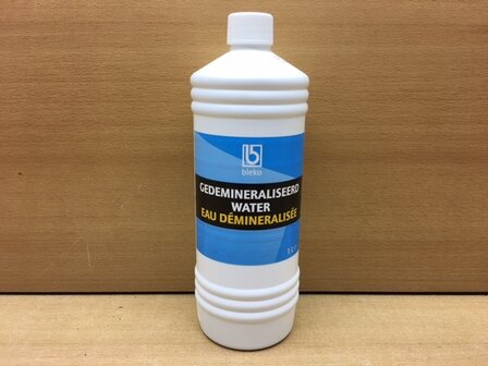 Gedemineraliseerd water 1 liter.