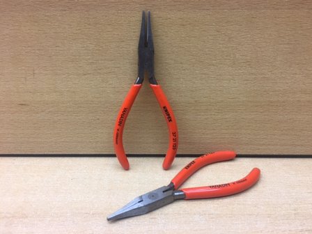 Puntbektang Knipex 125mm.