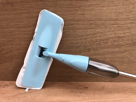 Vloerwisser met sprayfunctie.