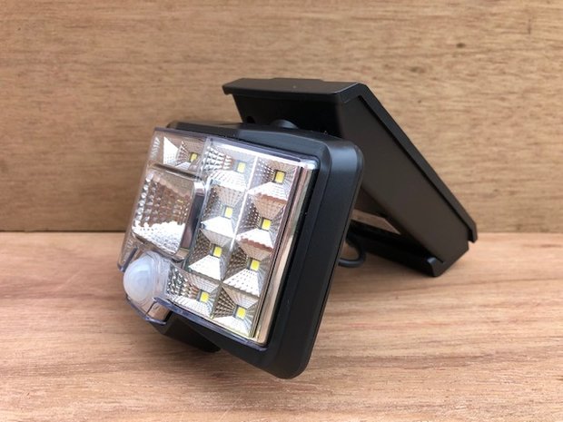 Buitenlamp LED Solar kunststof met sensor.