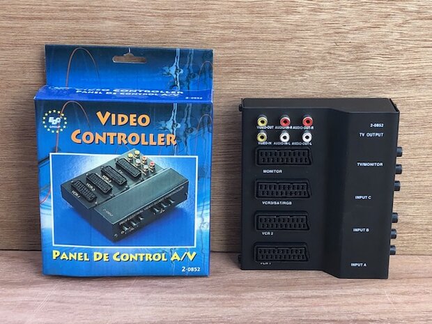 Scart controlbox zwart.