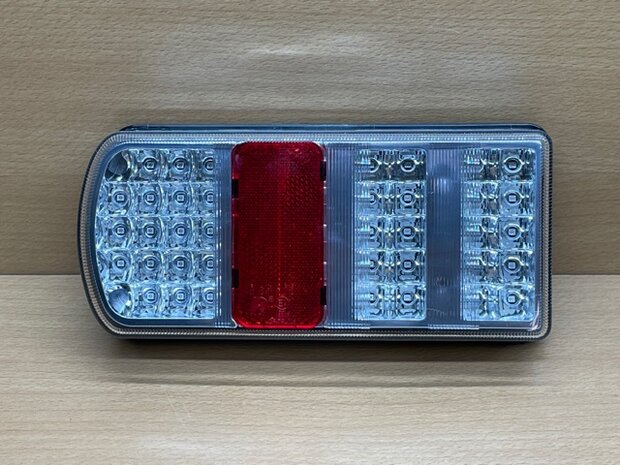 Caravan achterlicht 43 led's links.