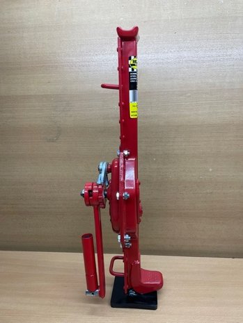 Domme kracht Kelderwinch 1,5 ton.