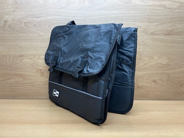 Fietstas zwart bisonyl 35 liter.