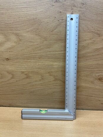 Winkelhaak met waterpas 140x250mm.