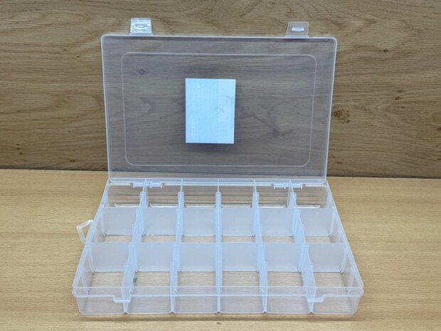 Opbergbox 18 vaks 27x17,5x4,5cm.