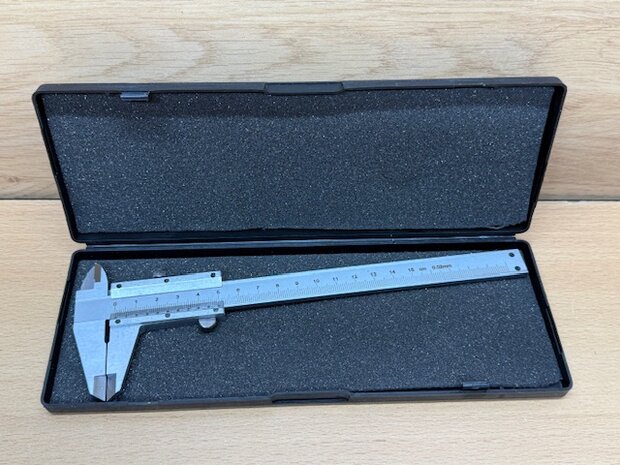 Schuifmaat metaal in koffer 150mm.