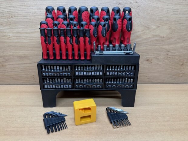 Schroevendraaier- bitsset in metalen rek 116 dlg.