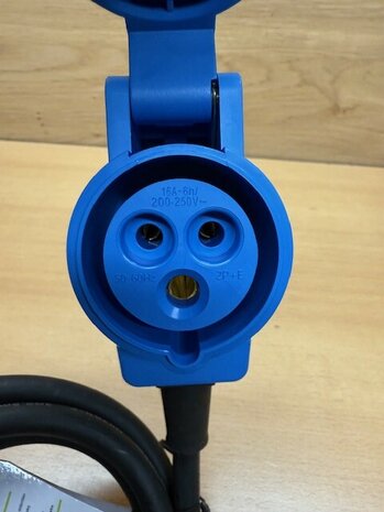 CEE haakse contrastekker + stopcontact 1,5m.