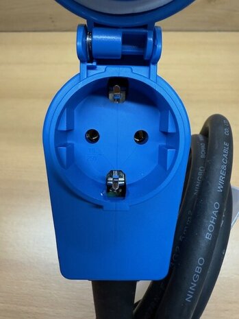 CEE haakse contrastekker + stopcontact 1,5m.