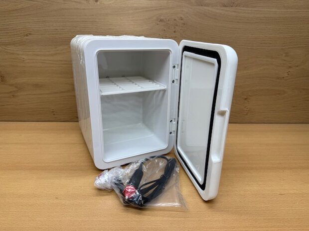 Koelkast wit 4 liter 12 volt.