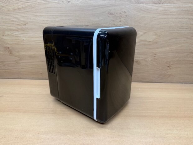 Koelkast zwart 4 liter 12 volt.