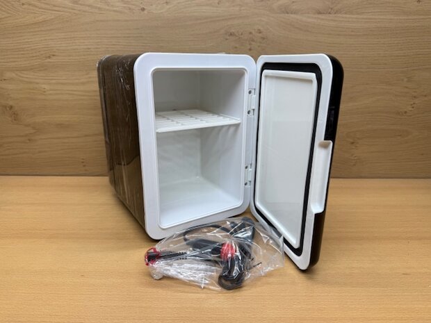 Koelkast zwart 4 liter 12 volt.