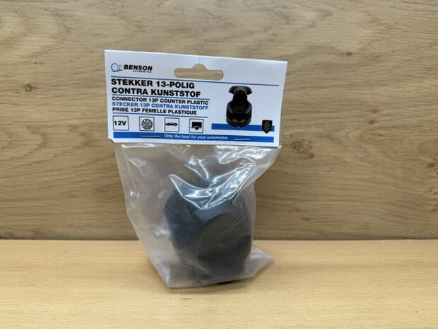 Stekkerdoos pvc 12 volt 13 polig.