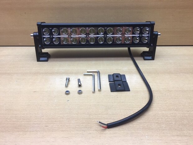 Lichtbalk 24 led's multivolt. (10-30 volt)