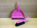 Veger-met-blik-met-rubber-rand-(stip)-rose