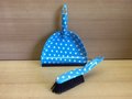 Veger-met-blik-met-rubber-rand-(stip)-blauw